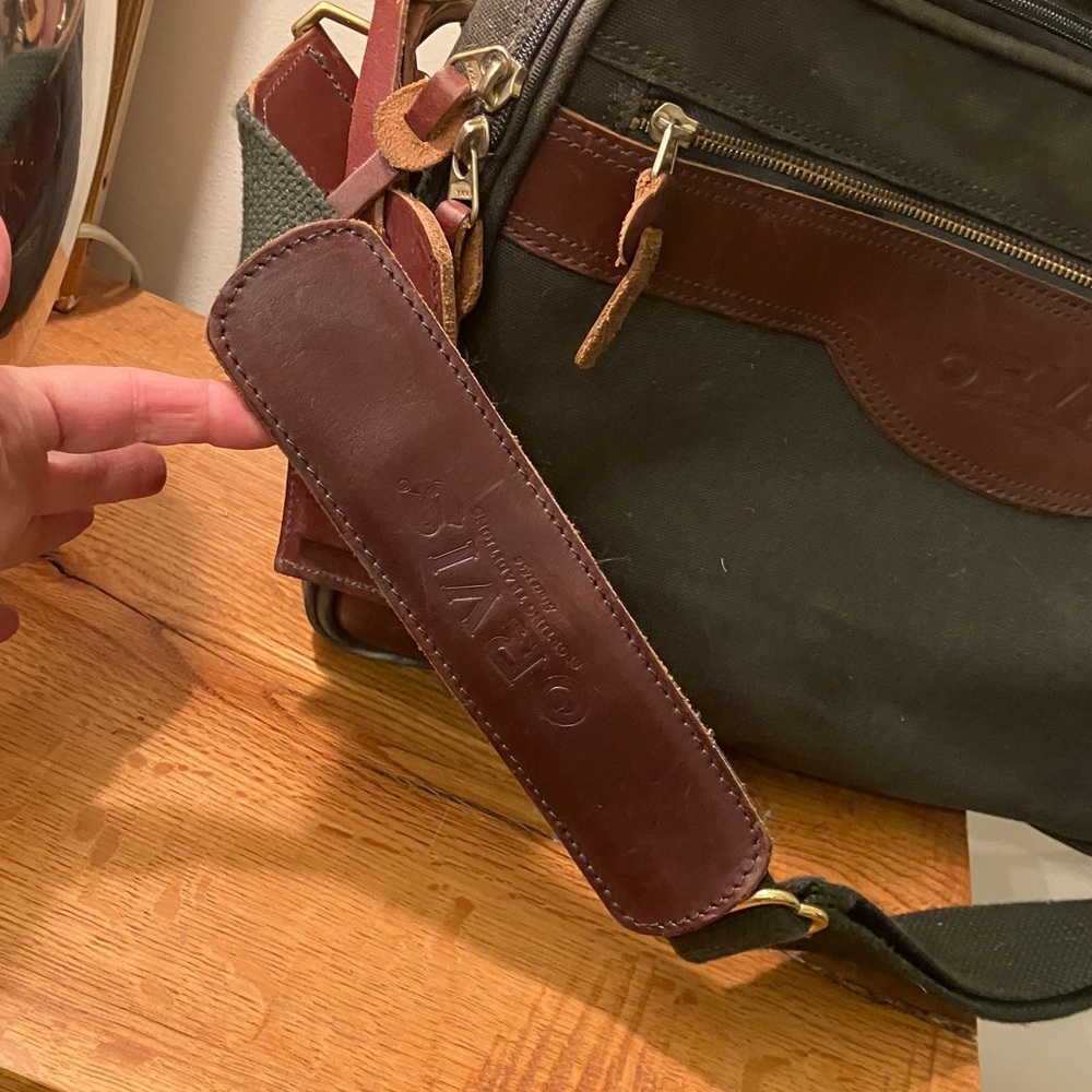 Orvis Dark green canvas and Leather Bat and Kill carryon bag. - Picture 3 of 13